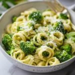 Easy Healthy dinner recipes : Light and Healthy Broccoli Pasta