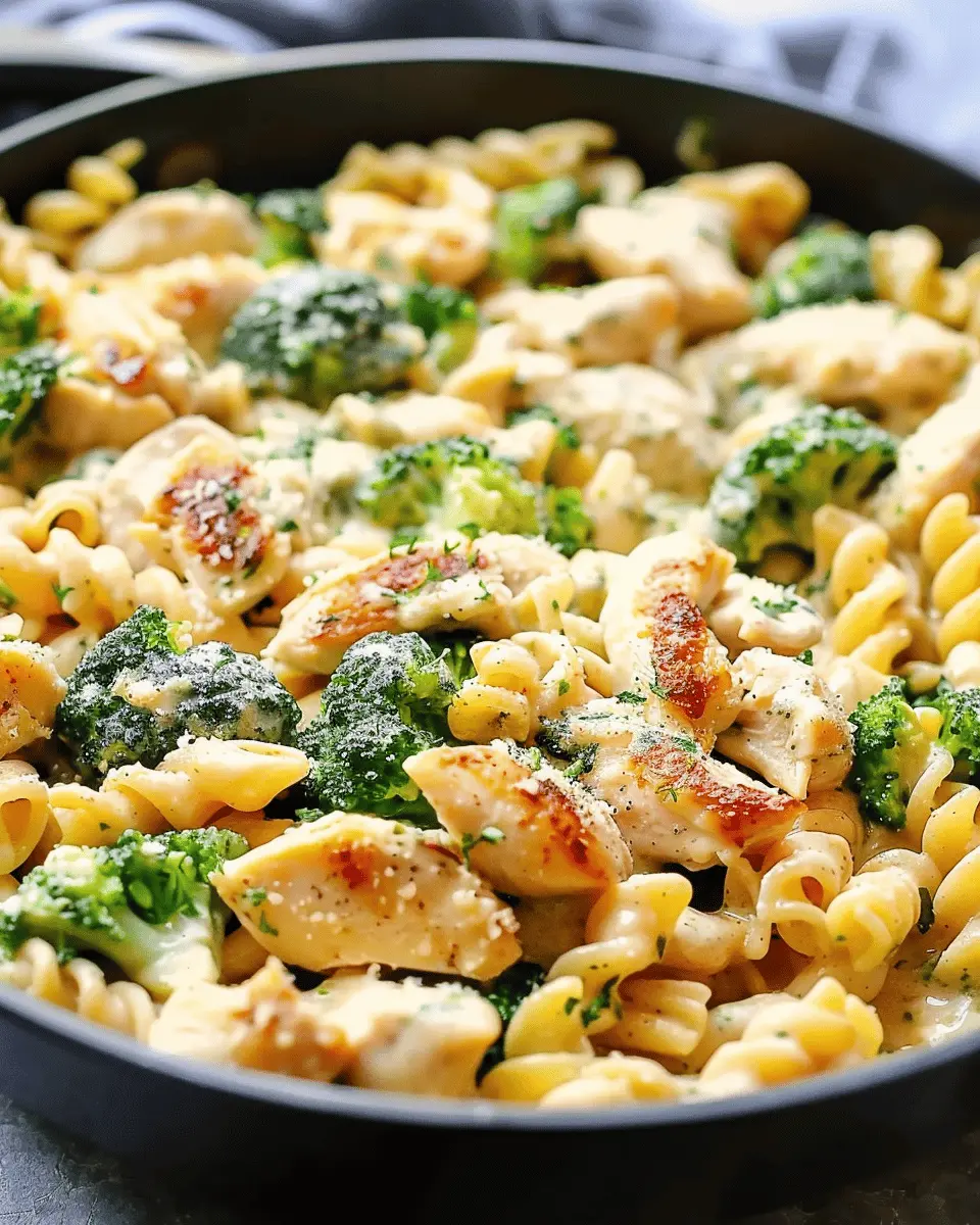 Easy Summer Meals Ideas: Irresistible Cheesy Ranch Chicken and Broccoli Pasta Skillet for Busy Weeknights